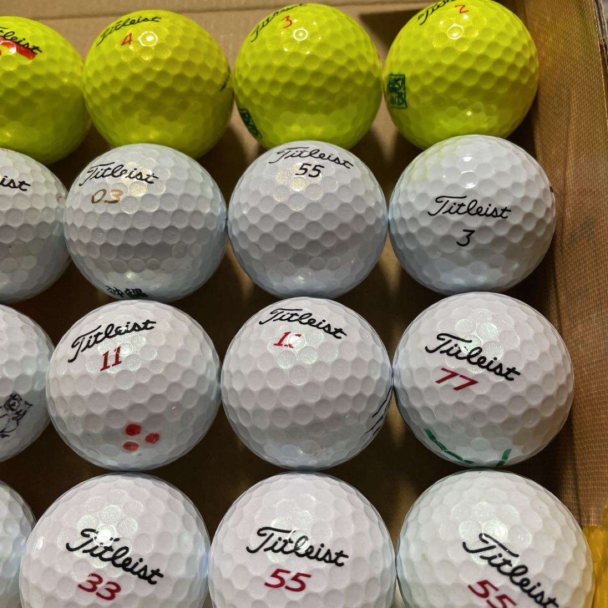 安心の定価販売 Titleist VG3 白 年式混合 ロストボール 24球