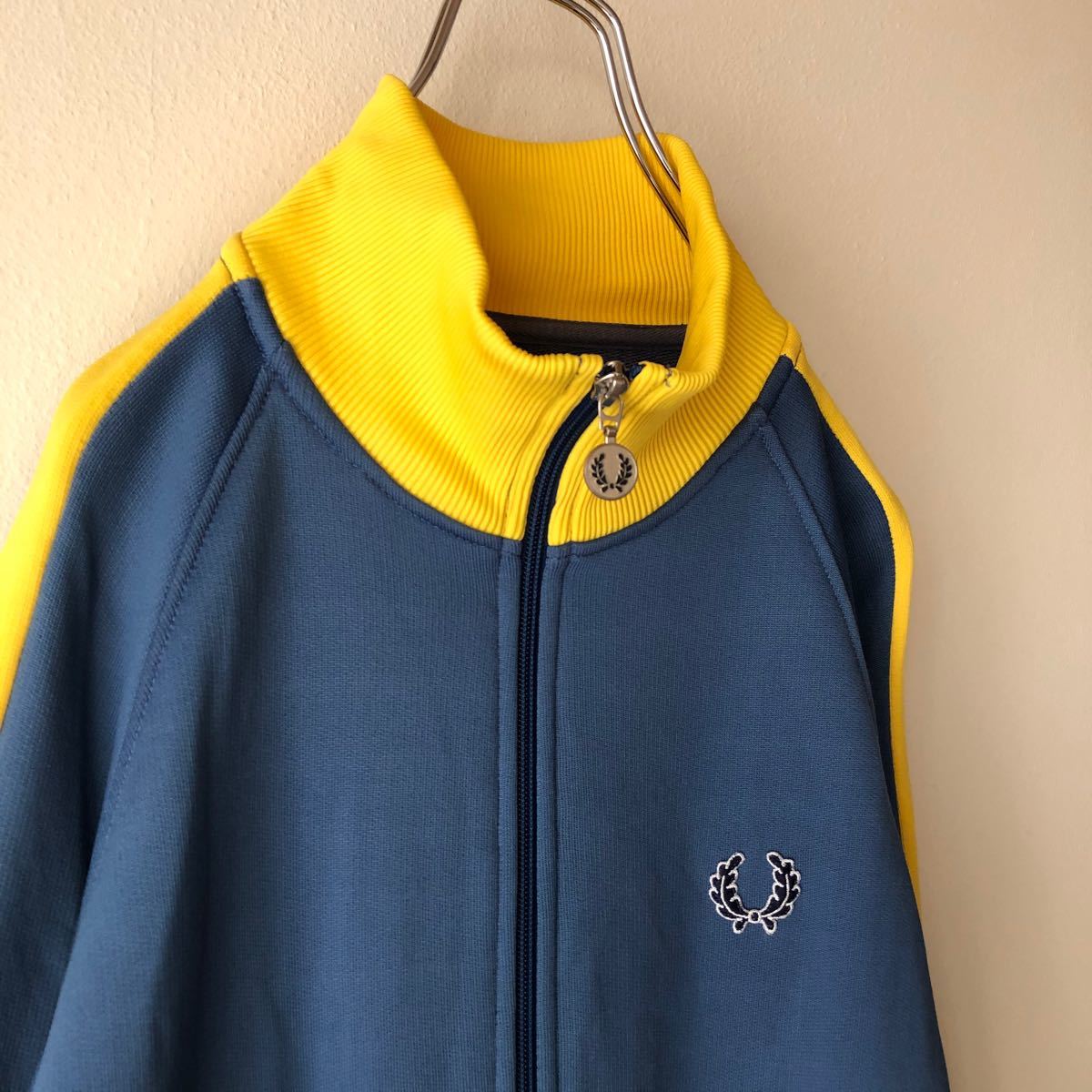 旧タグ 】古着 Fred perry フレッドペリー ポルトガル製 トラック