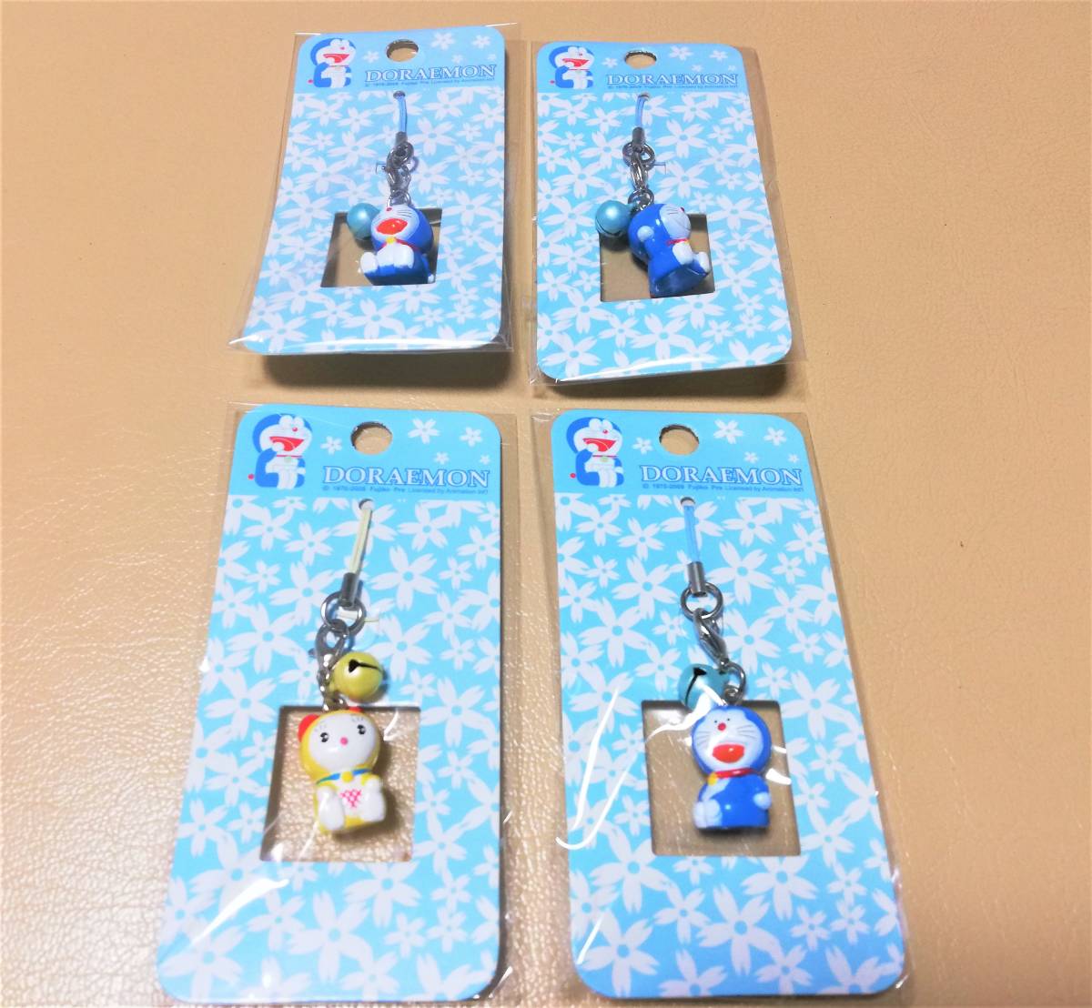 ドラえもん ドラミちゃん 4種類1セット キーホルダー 鈴付きストラップ 正規逆輸入品 鈴付きストラップ ドラえもん ドラミちゃん 4種類1セット キーホルダー 鈴付きストラップ 正規逆輸入品 鈴付きストラップ