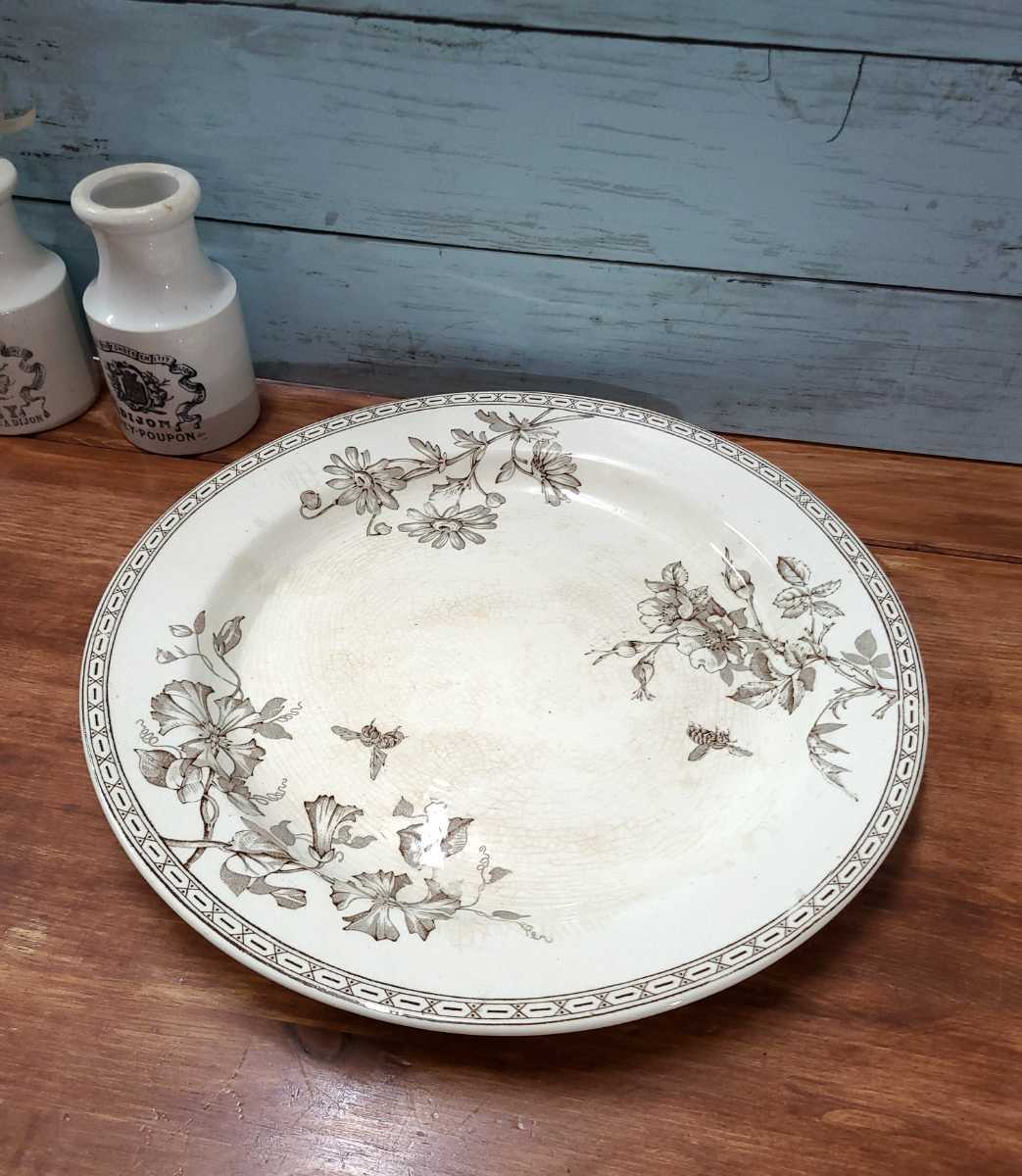 イギリスアンティーク WEDGWOOD ウェッジウッド Clematis クレマチス プレート 大皿 フラワーモチーフ 蜂 英国 希少 ピンクブラウン系 A