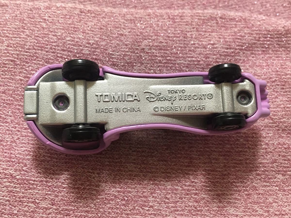 トミカ ディズニー モンスターズ・インク セリアのクーペ 希少 美品 廃盤 トミカ ディズニー モンスターズ・インク セリアのクーペ 希少