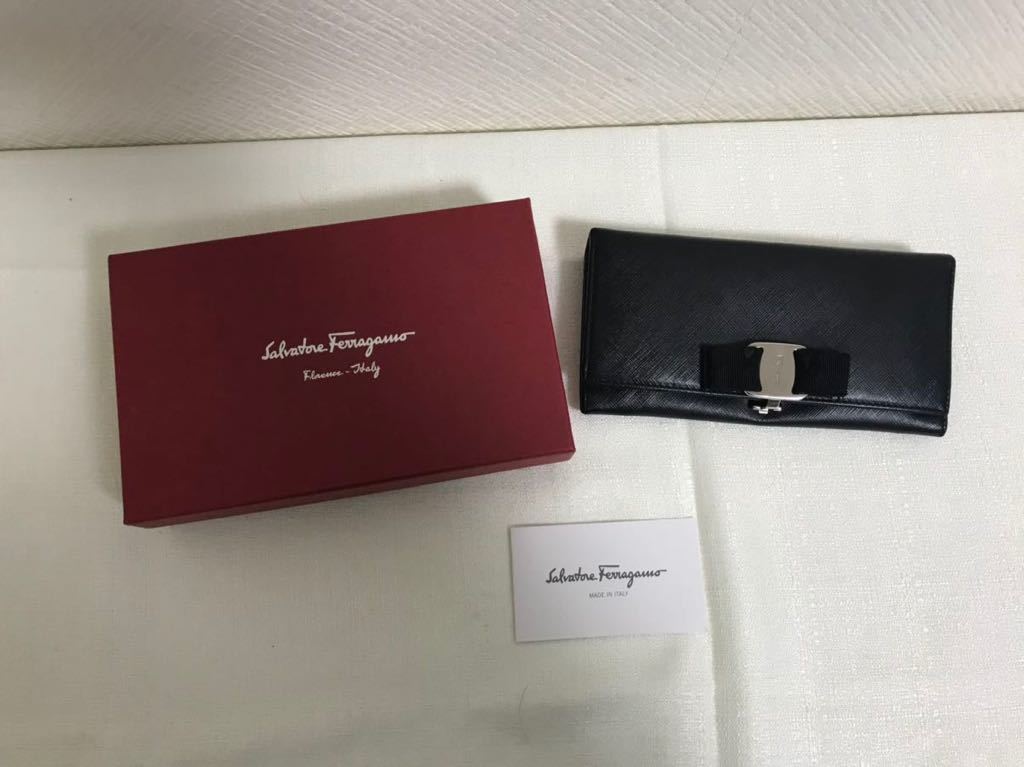 本物サルヴァトーレフェラガモFERRAGAMOヴァラリボン金具本革レザー二つ折り長財布サイフ札入れトラベルメンズレディース黒