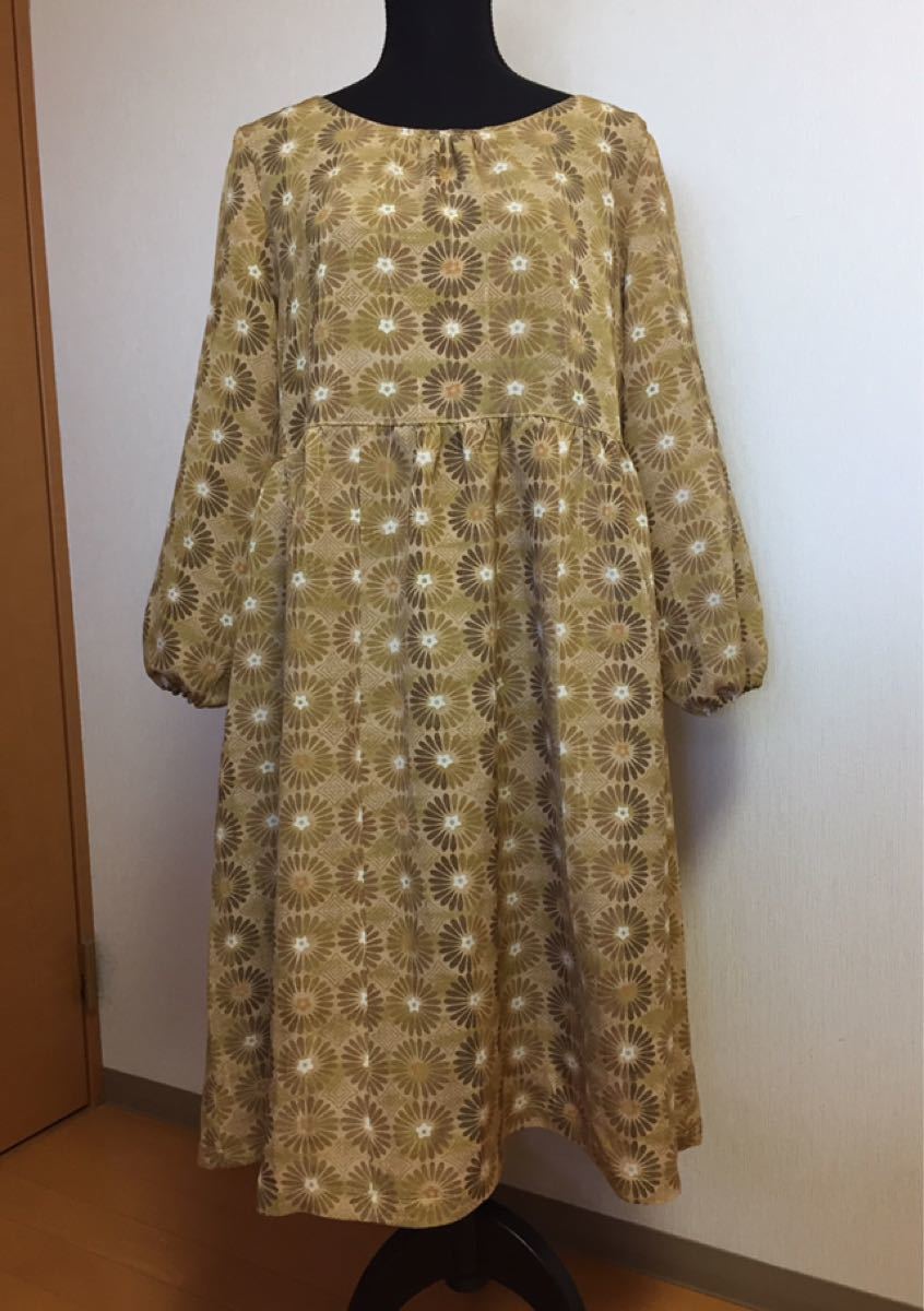 Paypayフリマ ゆったりワンピース 着物リメイク 小紋 ベージュ チュニック ハンドメイド M L Paypayフリマ ゆったりワンピース 着物リメイク 小紋 ベージュ チュニック ハンドメイド M L
