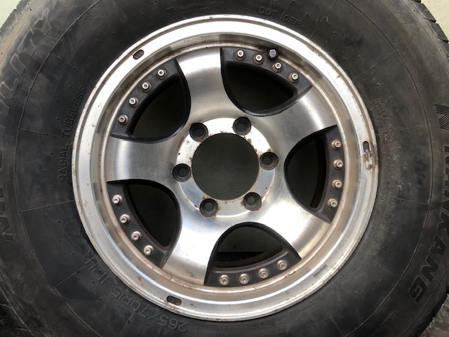 BRIDGESTONE 社外アルミ 8J +10 6H139.7 265/70R15ラジアル BRIDGESTONE 社外アルミ 8J +10 6H139.7 265/70R15ラジアル
