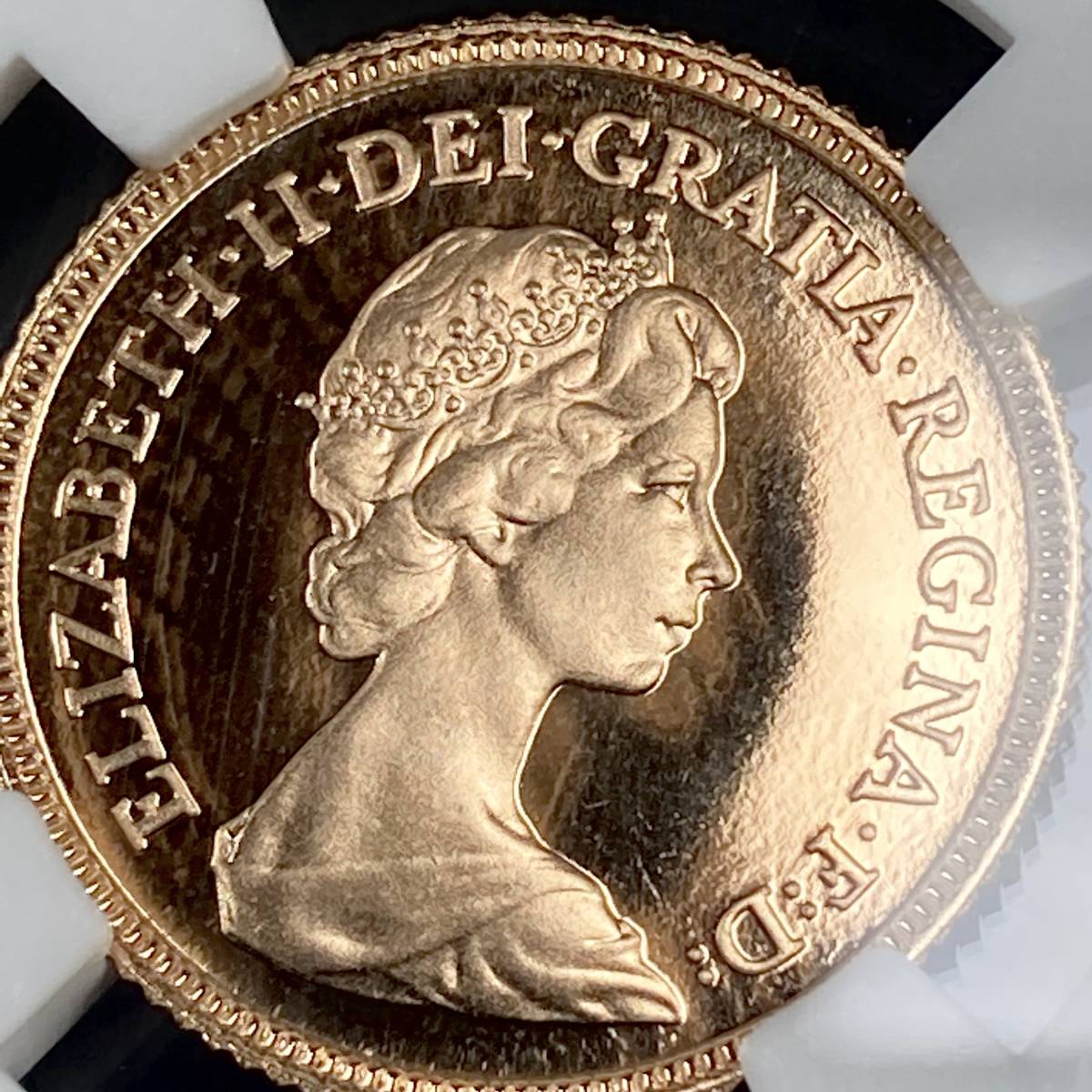 最高鑑定 1/2Sov】1982年 ヤング エリザベス 女王 ハーフソブリン 金貨