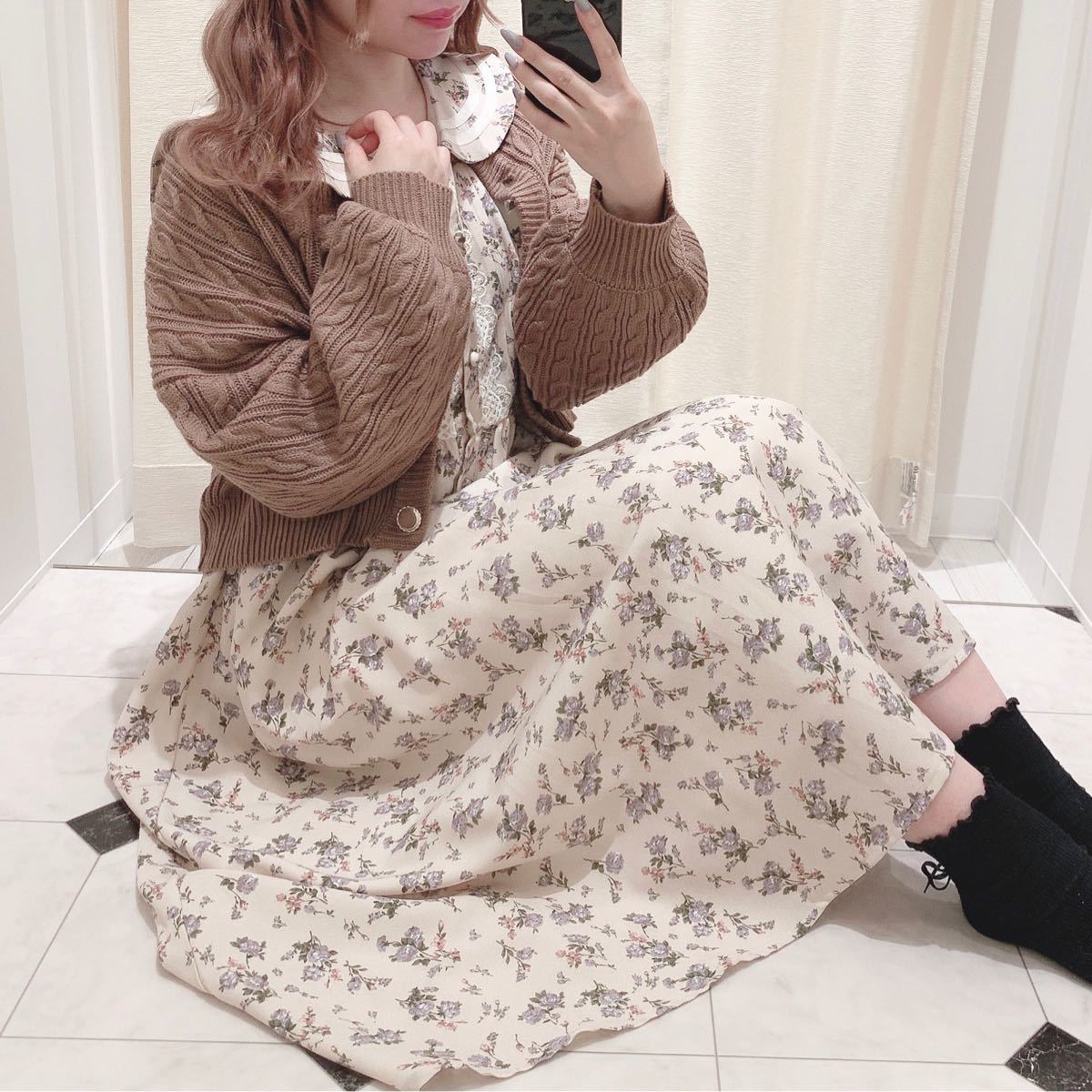 Paypayフリマ エブリン セーラー 花柄 ロング丈 ワンピース フィント ハニーシナモン Paypayフリマ エブリン セーラー 花柄 ロング丈 ワンピース フィント ハニーシナモン