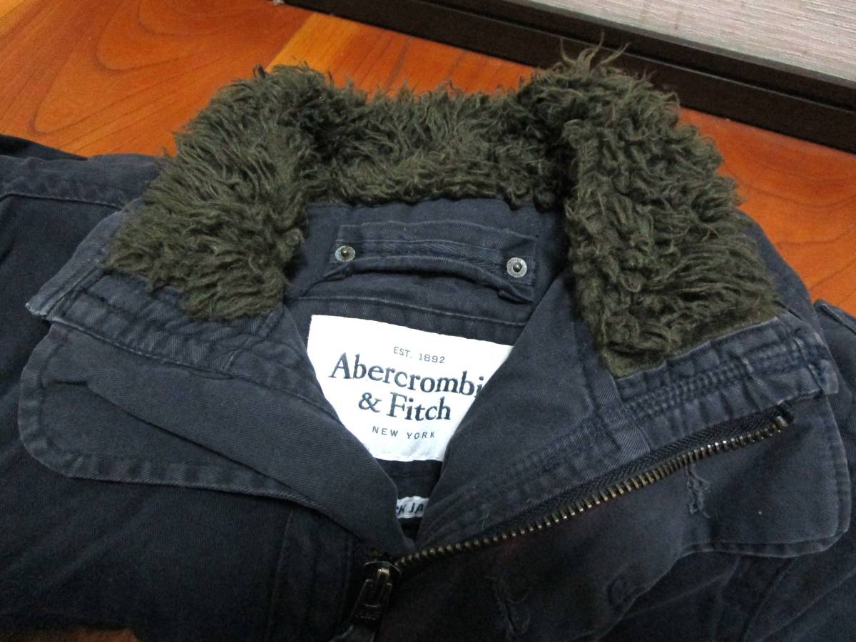 即決！ヴィンテージ！Abercrombie &Fitch アバクロ ダメージ加工デザイン MA-1 中綿入り ジャケット Msize表記 Lsize相当_画像3