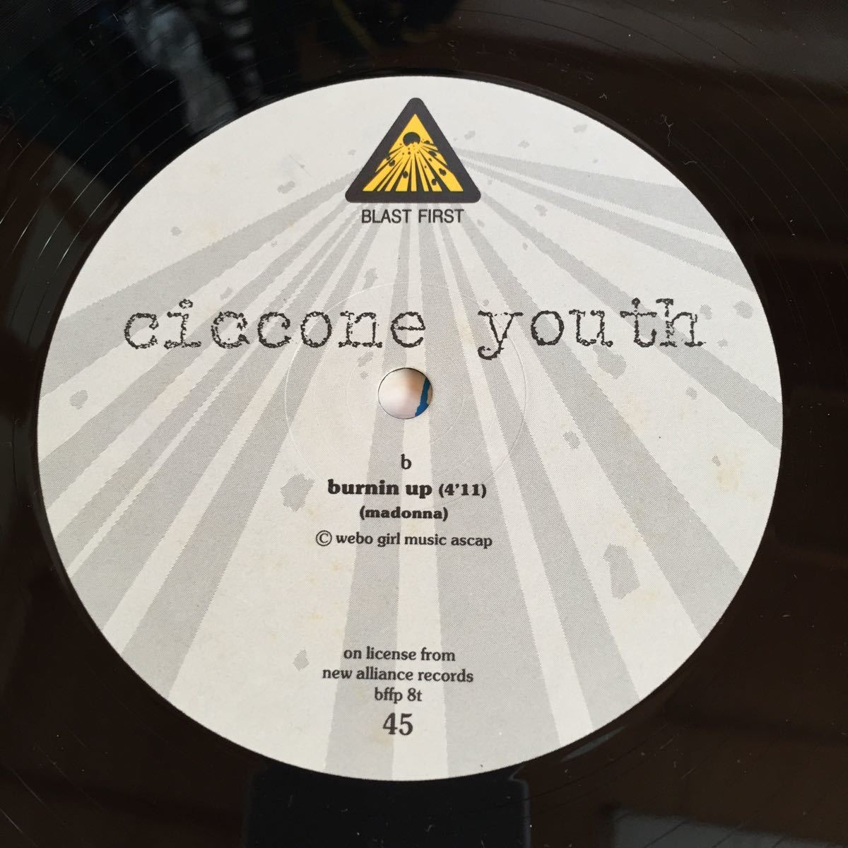 ciccone youth ソニック・ユースのサイドプロジェクト マドンナのカバー sonic youth サーストン・ムーア 