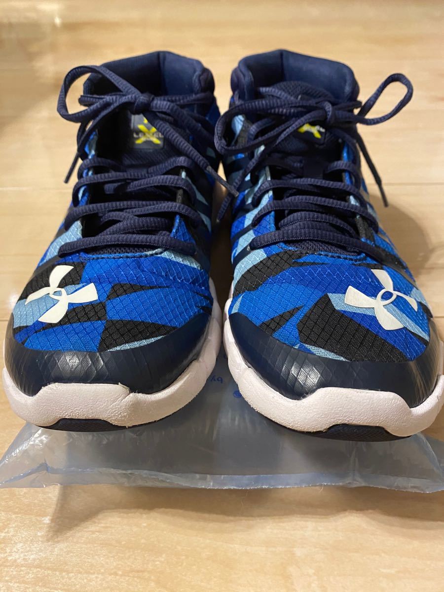 【美品】UNDER ARMOUR アンダーアーマー スニーカー 24.0