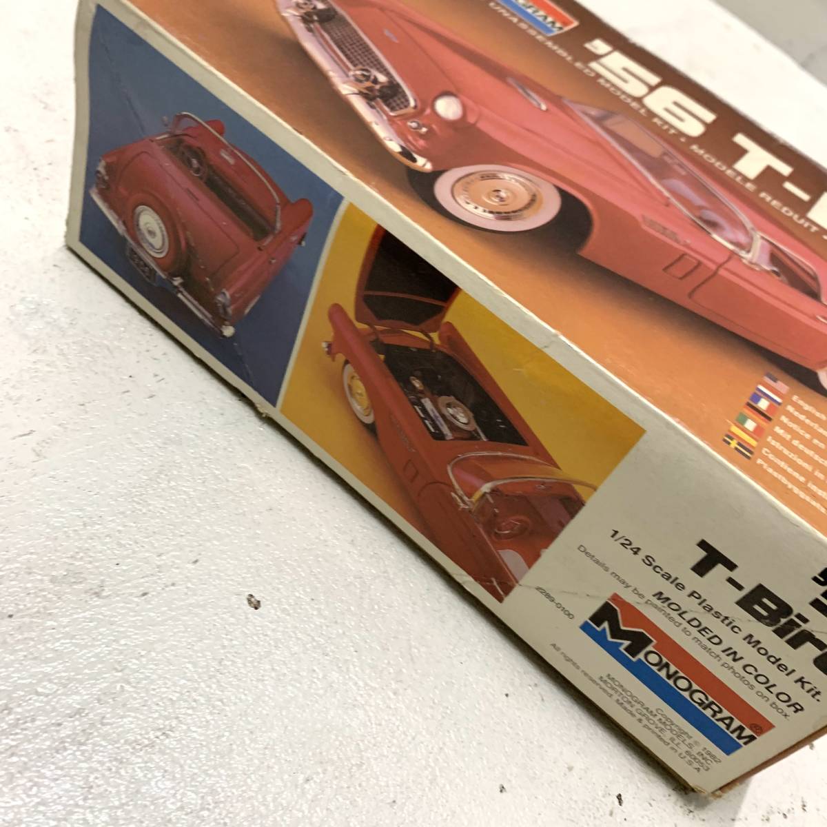 T-Bird サンダーバード 1/24スケール プラモデル 56年モデル フォード USA製 1982年 クラッシックカー 車 模型 MONOGRAM 赤 未組立_画像6