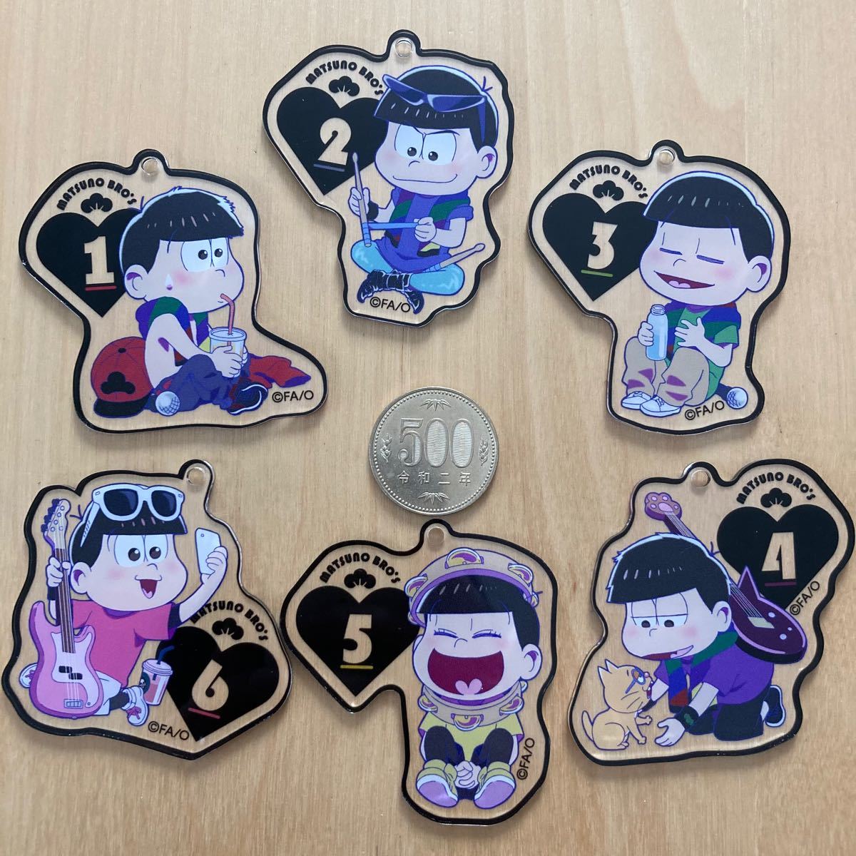 Paypayフリマ おそ松さん バンド松 アクリルキーホルダー 6種セット Paypayフリマ おそ松さん バンド松 アクリルキーホルダー 6種セット