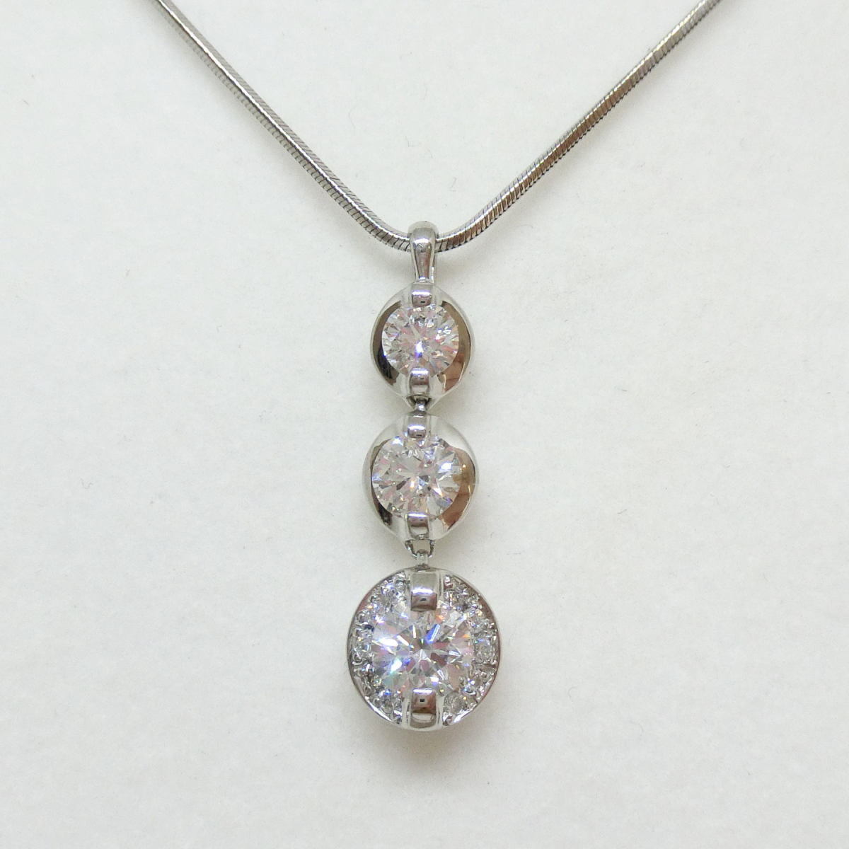 極細繊維クロス ダイヤモンド ネックレス プラチナ 一粒 0.5ct 鑑定 ...