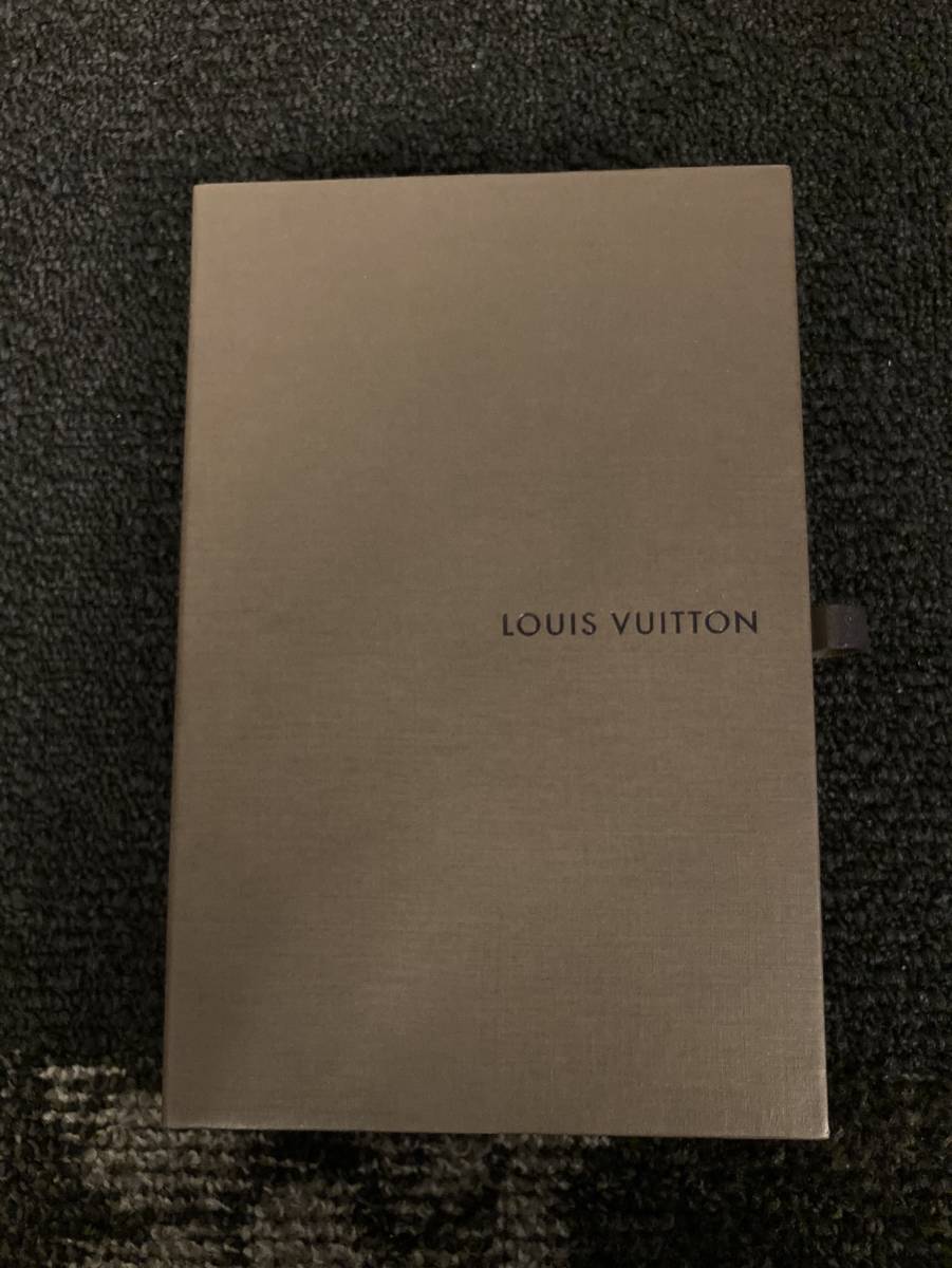♪LOUIS VUITTON　ルイ・ヴィトンの箱　 幅138 奥行き210 高さ44_画像1