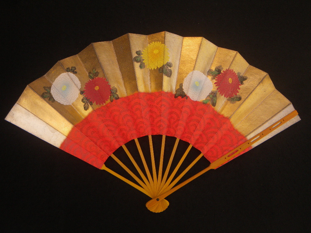  shaku one size old .333. gold ground three color chrysanthemum . white yellow Mai . talent . talent comfort kyogen bunraku public entertainment Shimai fan Japan dancing Kyoto 10 pine shop Fukui 