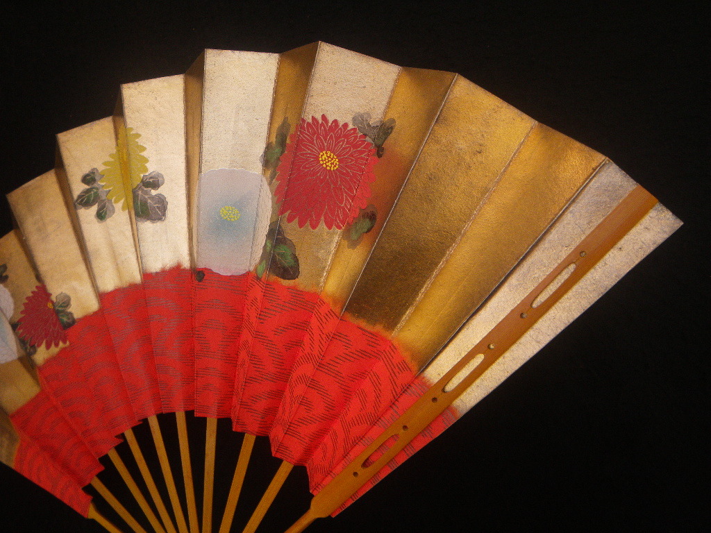  shaku one size old .333. gold ground three color chrysanthemum . white yellow Mai . talent . talent comfort kyogen bunraku public entertainment Shimai fan Japan dancing Kyoto 10 pine shop Fukui 