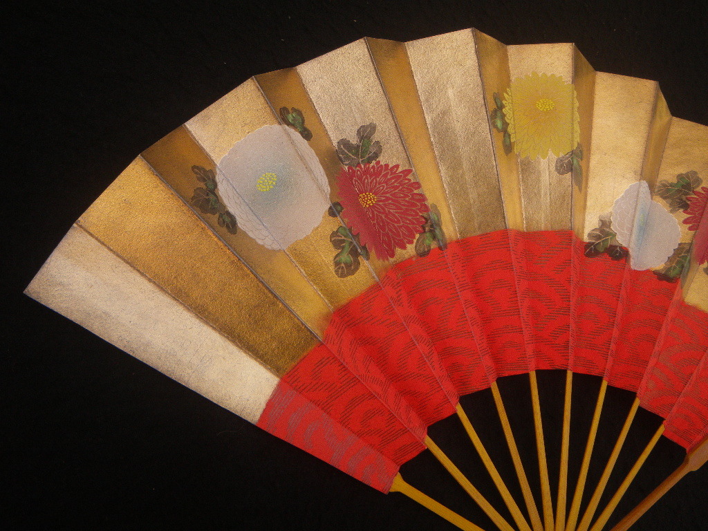  shaku one size old .333. gold ground three color chrysanthemum . white yellow Mai . talent . talent comfort kyogen bunraku public entertainment Shimai fan Japan dancing Kyoto 10 pine shop Fukui 