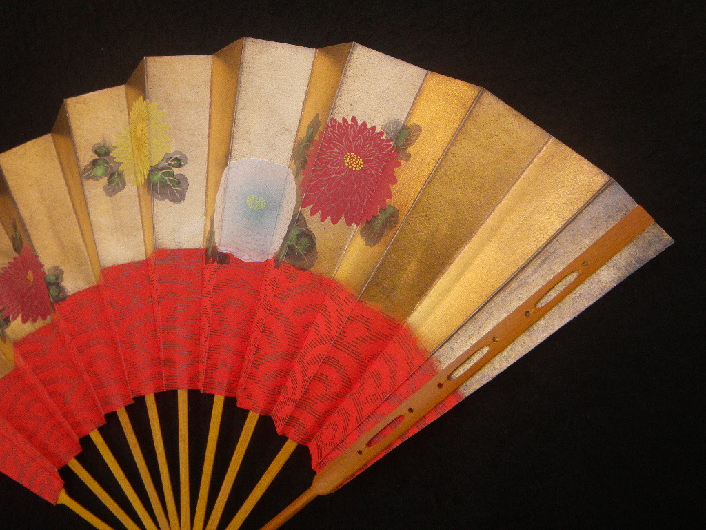  shaku one size old .333. gold ground three color chrysanthemum . white yellow Mai . talent . talent comfort kyogen bunraku public entertainment Shimai fan Japan dancing Kyoto 10 pine shop Fukui 