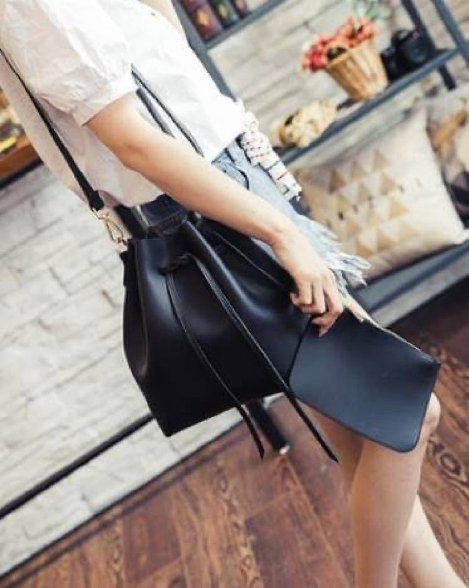 ショルダーバッグ ハンドバッグ 女性用 2way フェイクレザー 巾着 シンプル 大容量 ブラック レディース ファッション