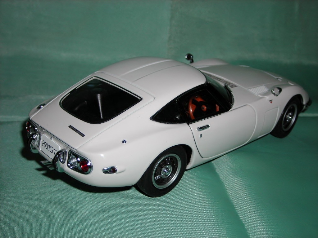 1/24　トヨタ　２０００ＧＴ　白　_画像3