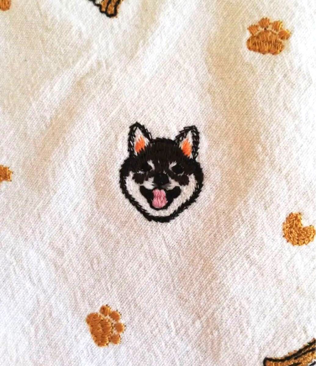 生地/厚手/刺繍/ハギレ　動物柄　ベッド