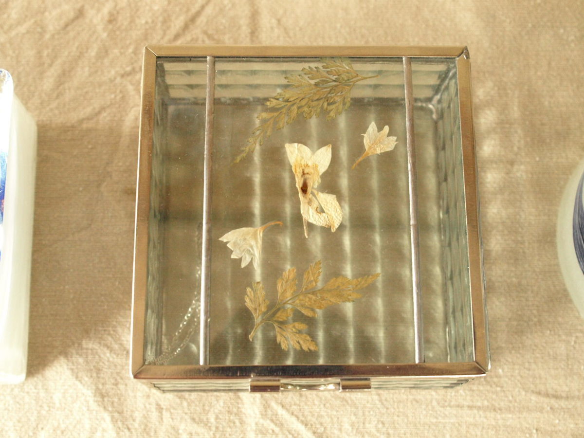 グラスアート小物入 花瓶3点セット アートガラス ジュエリーボックス リングピロー 収納 ガラス ステンドグラス 押花ドライフラワー_画像3
