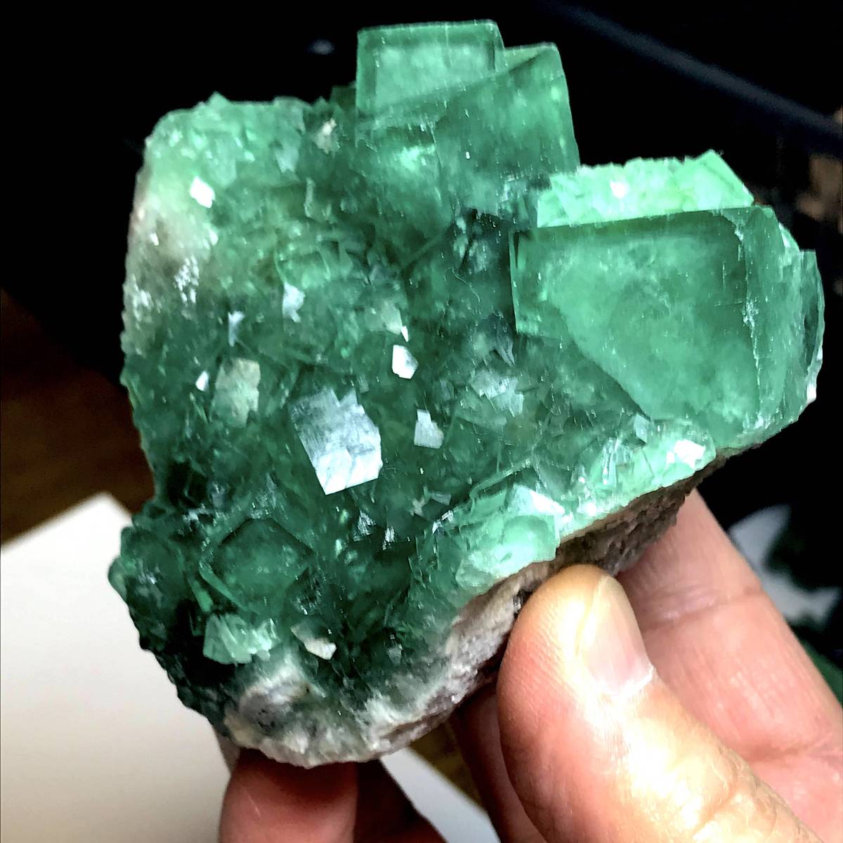 緑色六面体蛍石・331g（マダガスカル産鉱物標本）_画像1