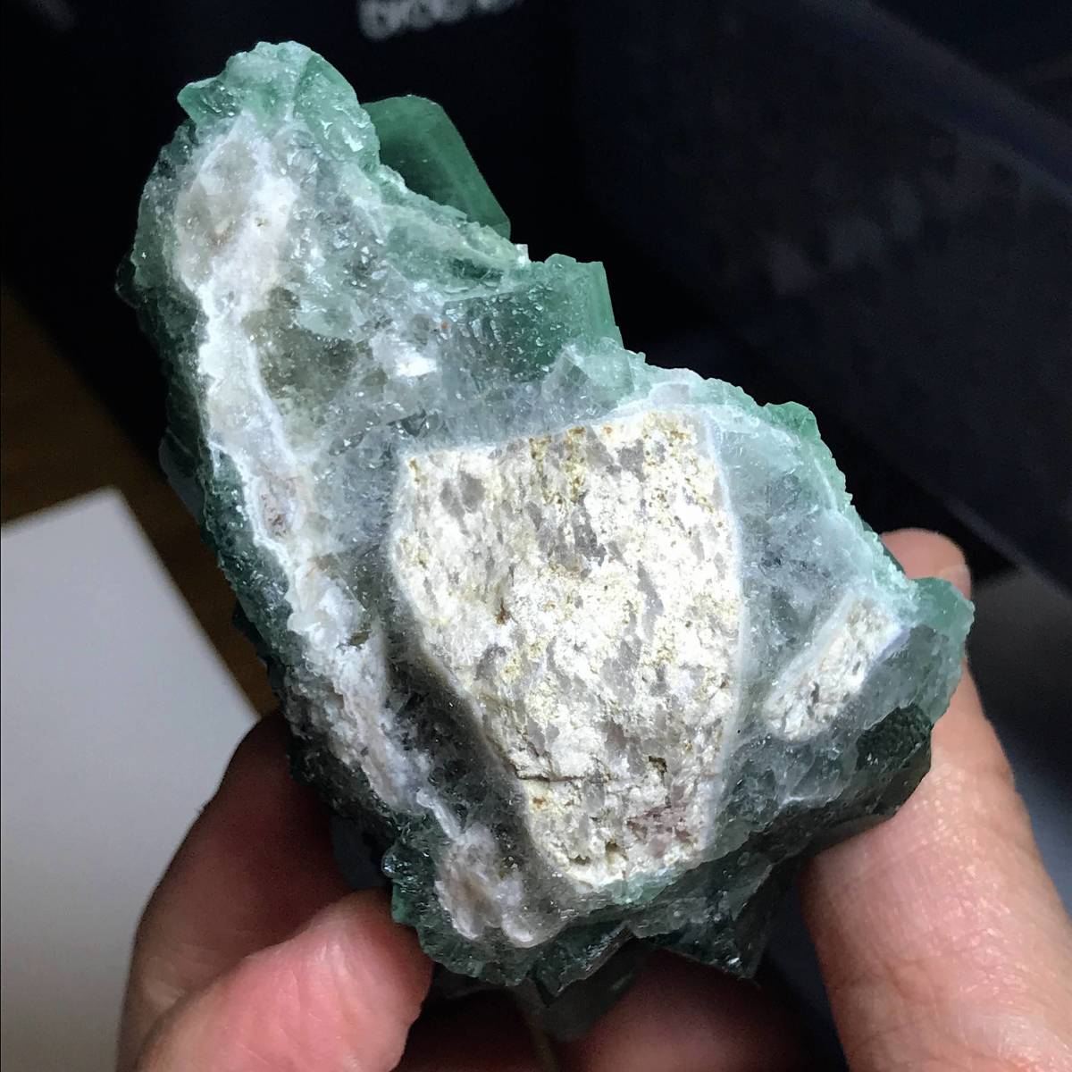 緑色六面体蛍石・284g（マダガスカル産鉱物標本）_画像8