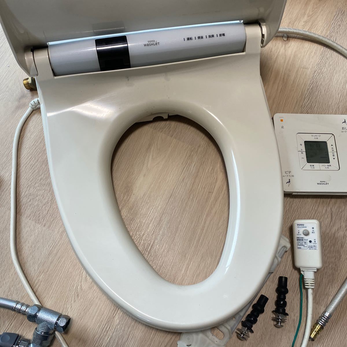 中古 TOTO ウォシュレット KV リモコン 温水洗浄便座 TCF436 中古 TOTO ウォシュレット KV リモコン 温水洗浄便座 TCF436