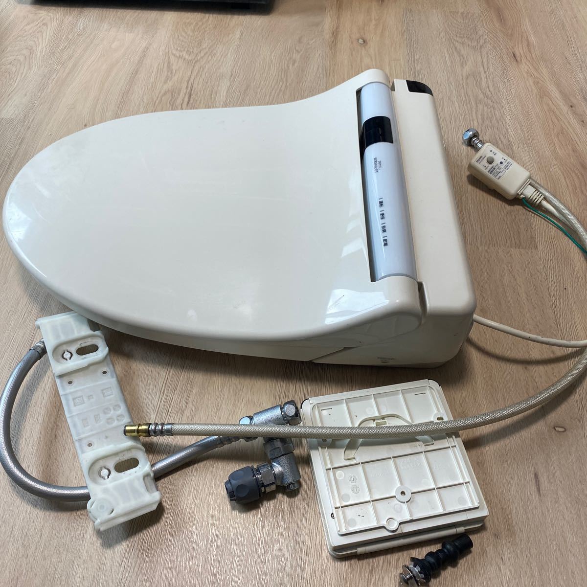 中古 TOTO ウォシュレット KV リモコン 温水洗浄便座 TCF436 中古 TOTO ウォシュレット KV リモコン 温水洗浄便座 TCF436