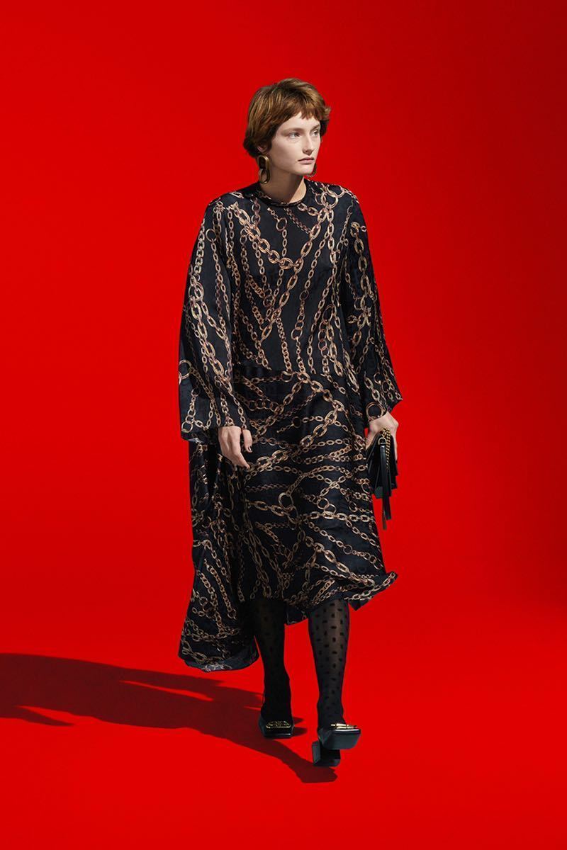 【BALENCIAGA】バレンシアガ 2019AW black×goldチェーン総柄シャドウ タイポ ドレス38 SILK 黒ロング ワンピース  裾アシンメトリー 36万