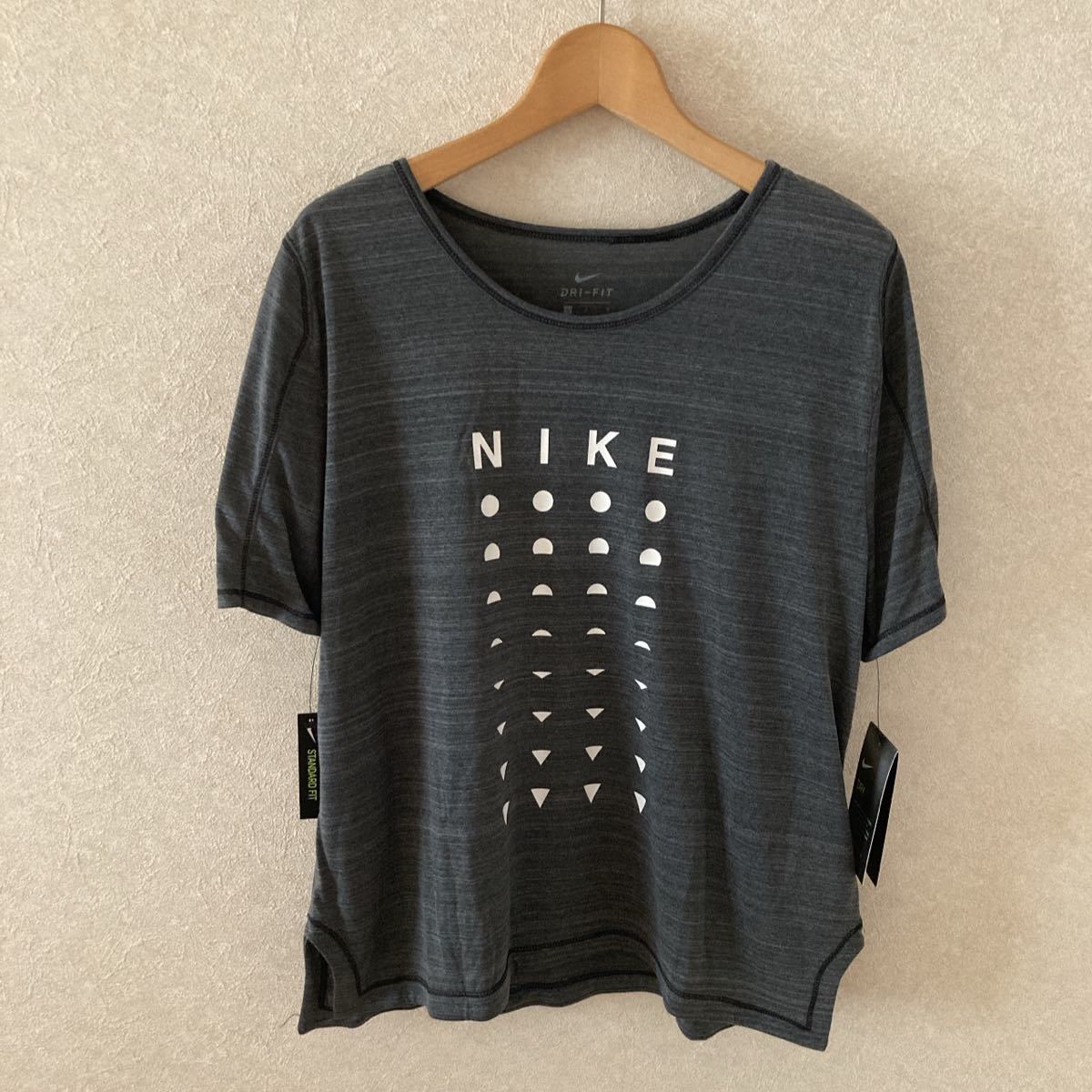 NIKE レディースL　ランニングTシャツ グレー　ポリエステル　ドライフィット