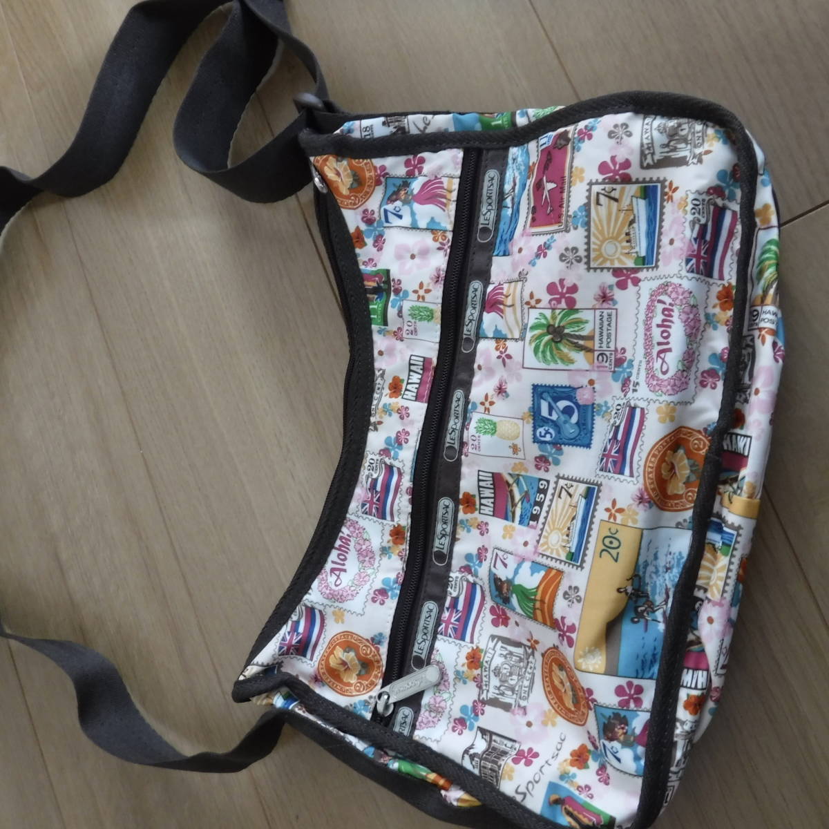 税不要特価 極美品!LESPORTSAC レスポートサック ハワイ限定 レイアロハ ショルダーバッグ クラシックホーボー♪①