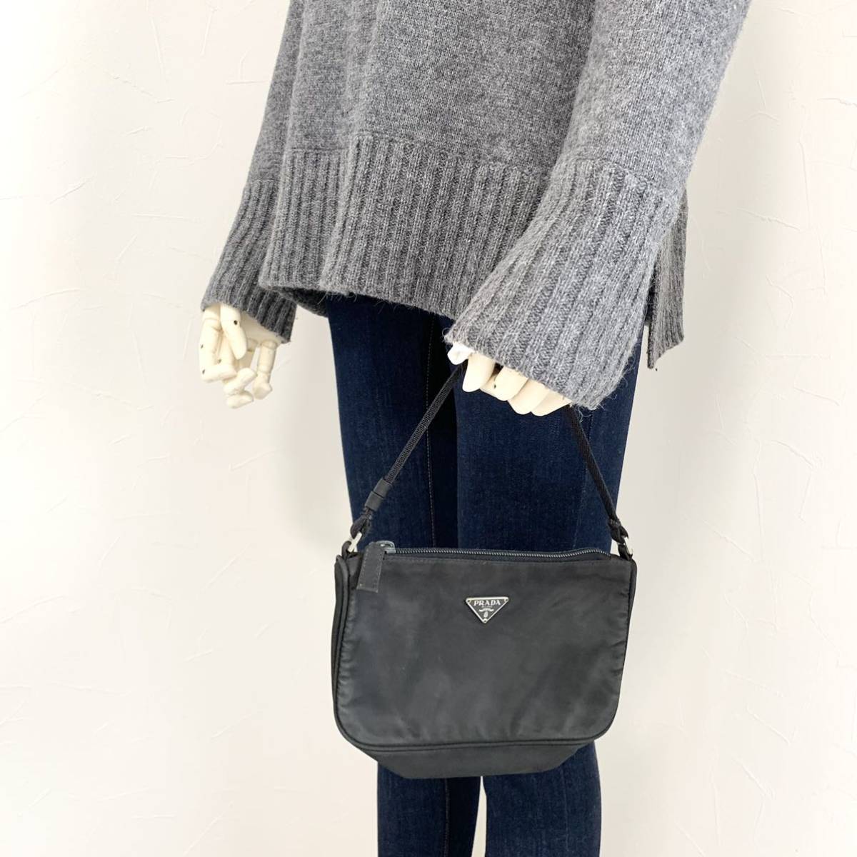 【送料無料】PRADA プラダ ミニバッグ ハンドバッグ ナイロン素材 プレート ブラック 黒 ワンハンド レディース