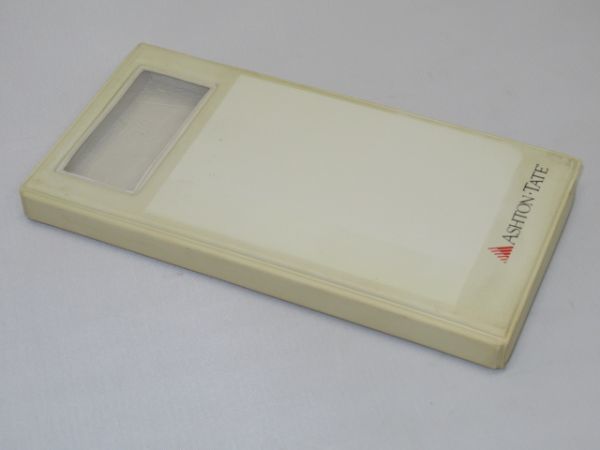 E8-32 ソフトウェア PC-9801シリーズ Ashton-Tate d-CARD dカード 3.5インチ 2HD 3枚 MS-DOS_画像5