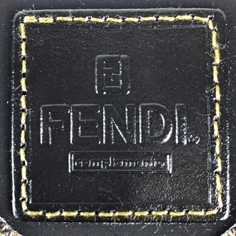 FENDI フェンディ シガレットケース タバコケース ミニ ポーチ 小物入れ ペカン柄 ブラック 黒 ナイロン PVC ロゴ メンズ レディース