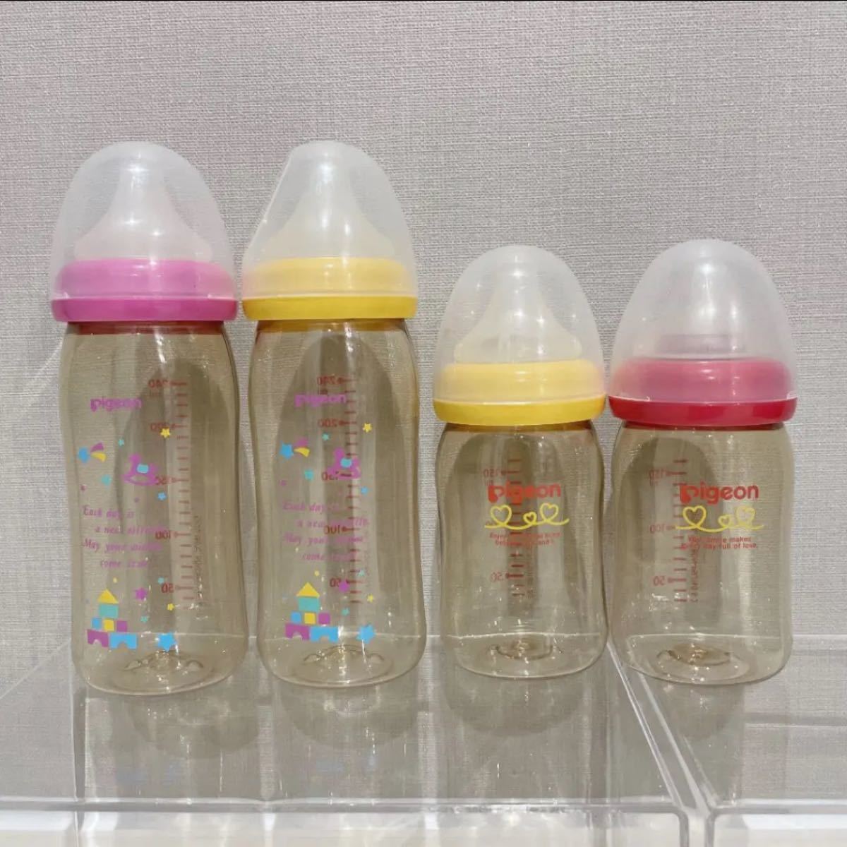 ピジョン 母乳実感 哺乳瓶　可愛い４本セット　プラスチック