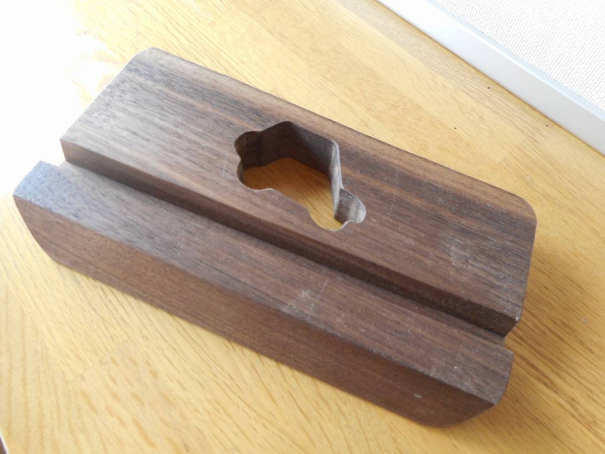 新品 ウォールナット材使用 木製オリジナルスマホスタンド横型03 F0031 Product Details Yahoo Auctions Japan Proxy Bidding And Shopping Service From Japan 新品 ウォールナット材使用 木製オリジナルスマホスタンド横型03 F0031 Product Details Yahoo Auctions Japan Proxy Bidding And Shopping Service From Japan