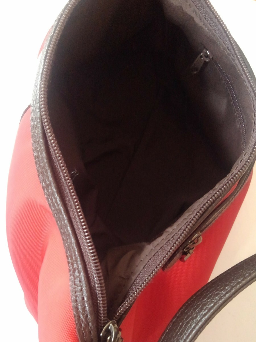 バッグ　鞄　ハンドバッグ　ショルダーバッグ　赤　無地　茶色　ライン　レディース