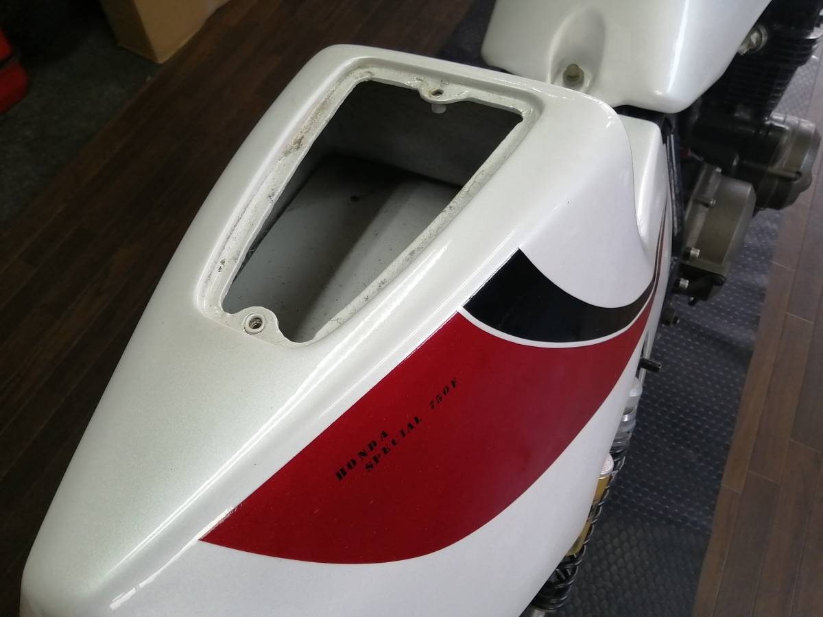 CB750F 取り外し リペイント 社外 外装 F用 FRPタンク シングル CB750F 取り外し リペイント 社外 外装 F用 FRPタンク シングル