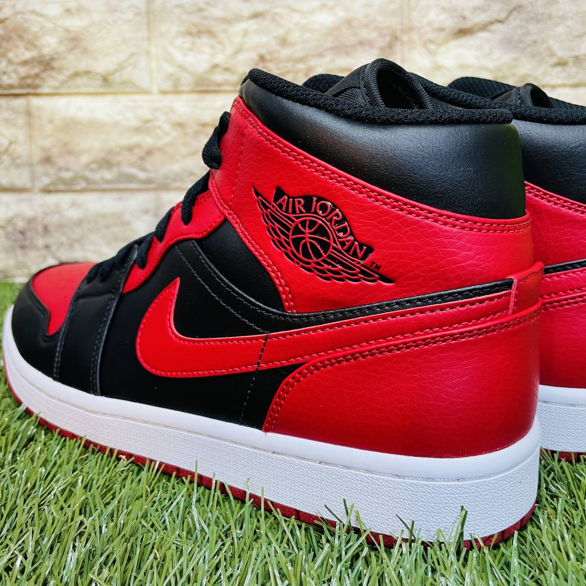 即決 ナイキ エアジョーダン 1 ミッド 34 ブレッド 34 Nike Air Jordan 1 Mid メンズ スニーカー 赤 レッド 29 5cm 送料込み Buyee Buyee Japanese Proxy Service Buy From Japan Bot Online 即決 ナイキ エアジョーダン 1 ミッド 34 ブレッド 34 Nike Air Jordan 1 Mid メンズ スニーカー 赤 レッド 29 5cm 送料込み Buyee Buyee Japanese Proxy Service Buy From Japan Bot Online