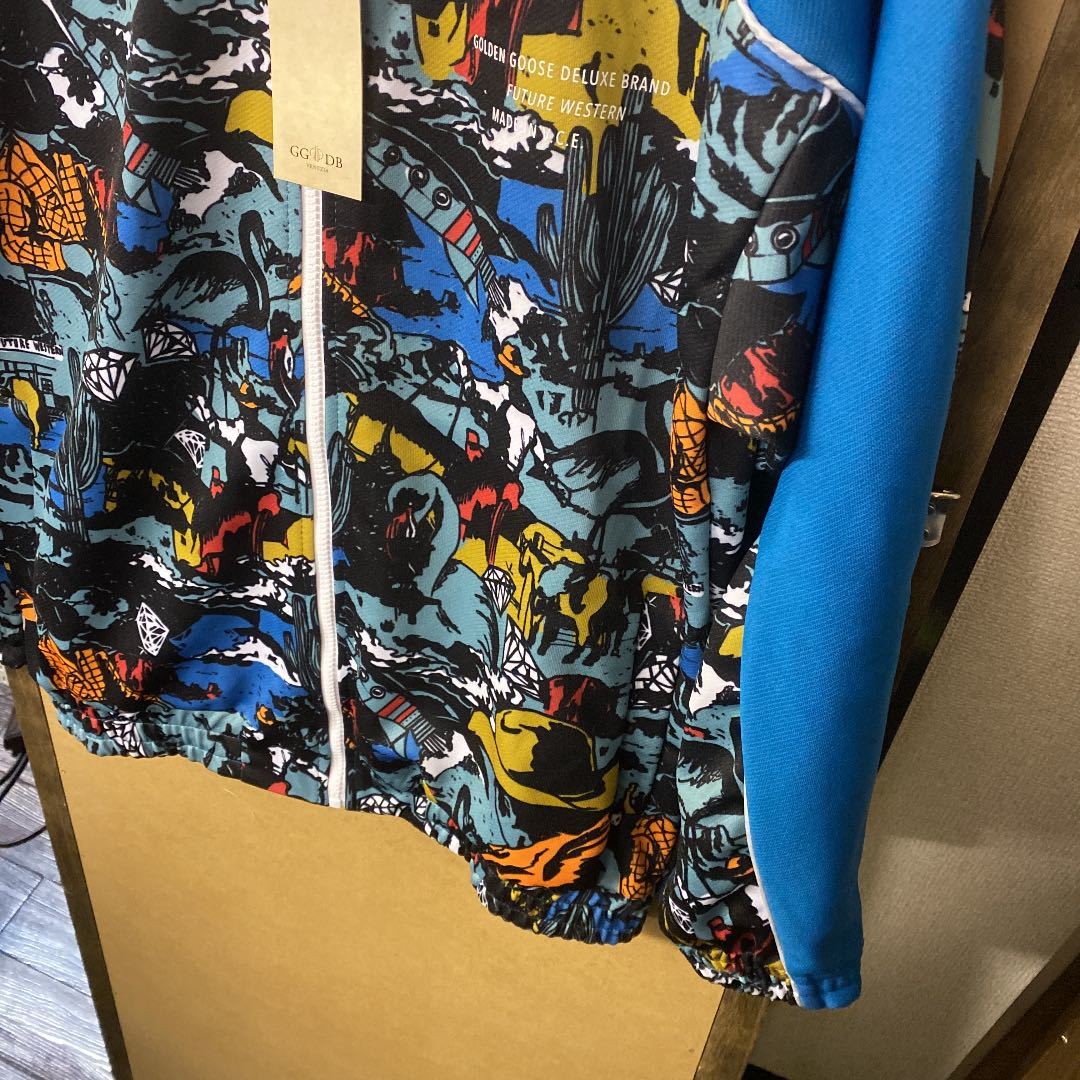 新品】GOLDEN GOOSE 総柄デザイン ブルゾン Mサイズ 新品】GOLDEN GOOSE 総柄デザイン ブルゾン Mサイズ
