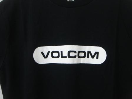 VOLCOM ボルコム AF512001BLK メンズ Sサイズ 半袖Tシャツ シンプルなロゴティー LogoTee ブラック 黒色 ヴォルコム 新品 即決 送料無料_画像2