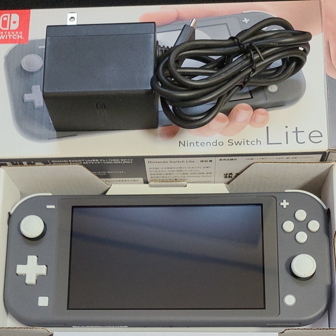 ニンテンドースイッチライト Nintendo Switch本体　大乱闘スマッシュブラザーズスペシャル　 ソフト　未使用に近い！