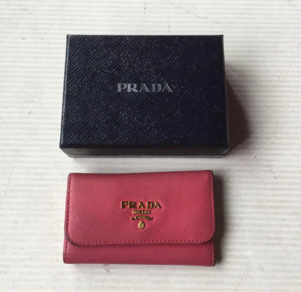 PayPayフリマ|プラダ PRADA プラダキーケース