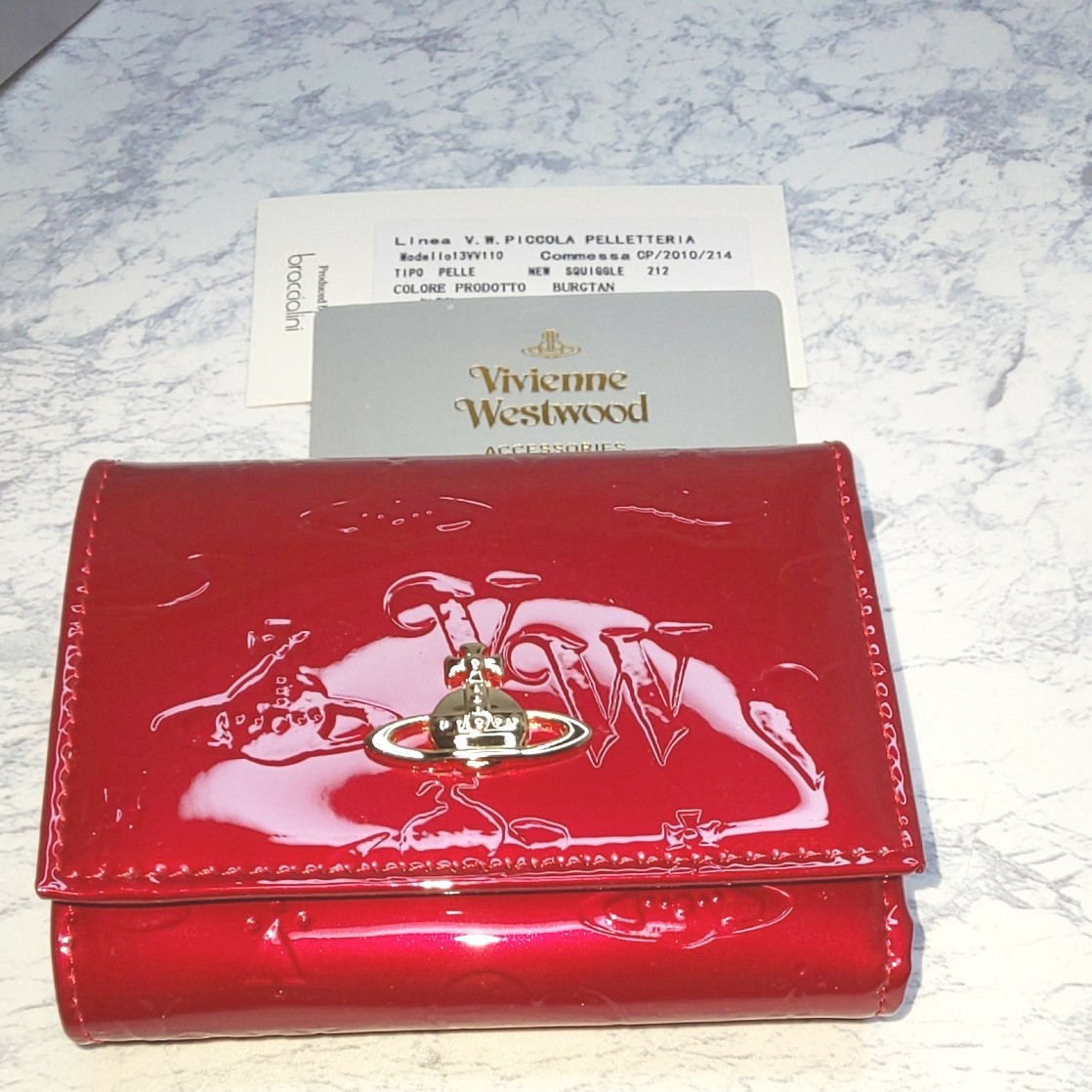 ヴィヴィアン ウエストウッド Vivienne Westwood3つ折り財布 かわいいエナメルレッド 新品未使用