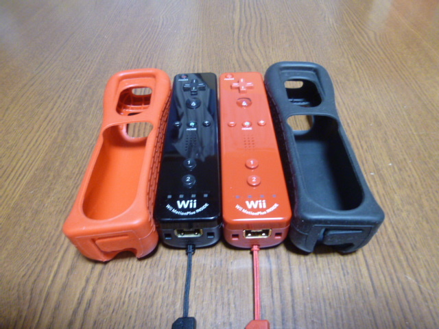 RSJ70【送料無料 動作確認済】Wii リモコン　 モーションプラス　ジャケット ストラップ　 2個セット ブラック　レッド