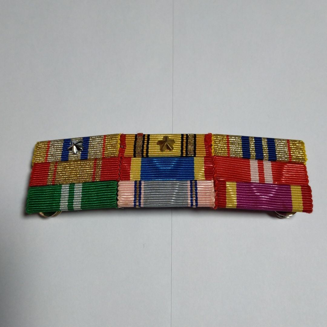 Paypayフリマ 自衛隊 防衛記念章 3段9連台座付 px厚生売店品 Paypayフリマ 自衛隊 防衛記念章 3段9連台座付 px厚生売店品