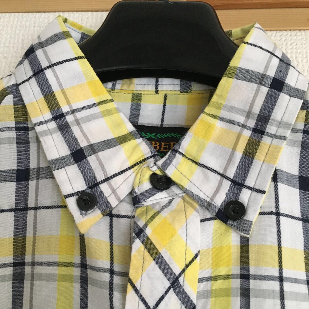チェックシャツ  トップス　長袖シャツ　紳士　メンズ　新品　Ｌサイズ　春夏物  ボタンダウンシャツ