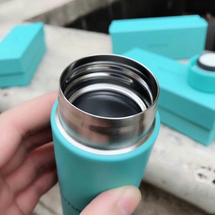 ティファニーTiffany & Co ティファニーブルー小型水筒ミニ ティファニーTiffany & Co ティファニーブルー小型水筒ミニ