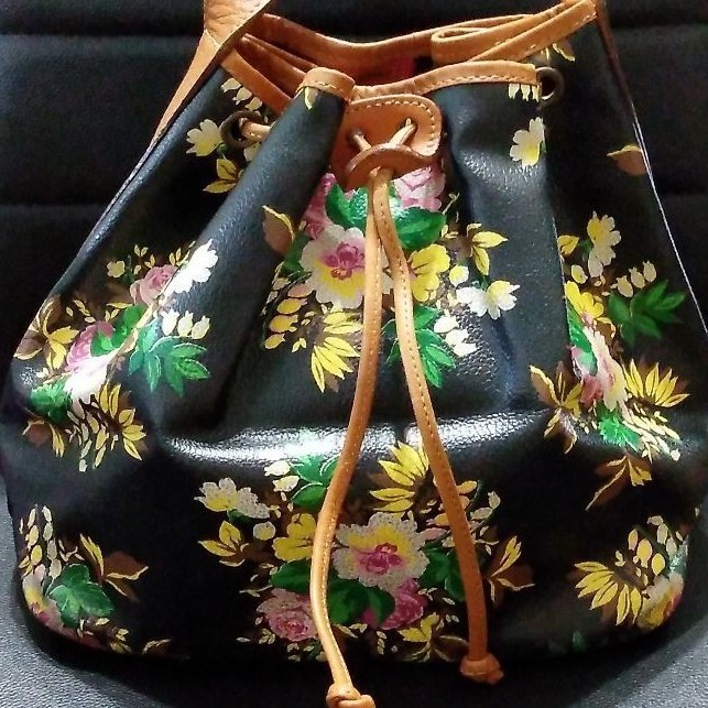 KENZO ショルダーバッグ 花柄 巾着型|Yahoo!フリマ(旧PayPay KENZO ショルダーバッグ 花柄 巾着型|Yahoo!フリマ(旧PayPay